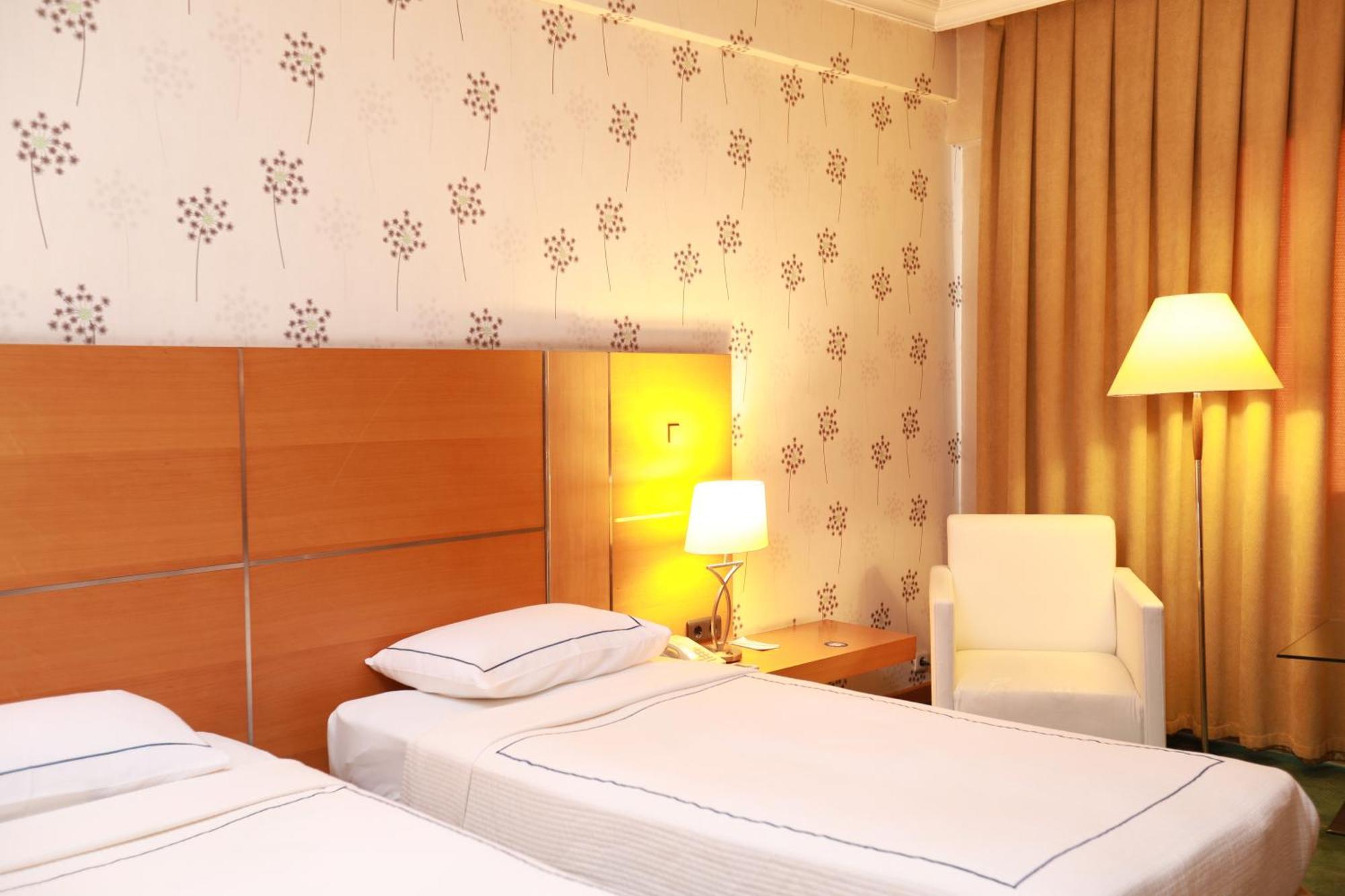 Anemon Grand Manisa Otel Exterior foto
